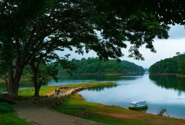 munnar-thekkady-alleppey-kovalam-kerala-packages